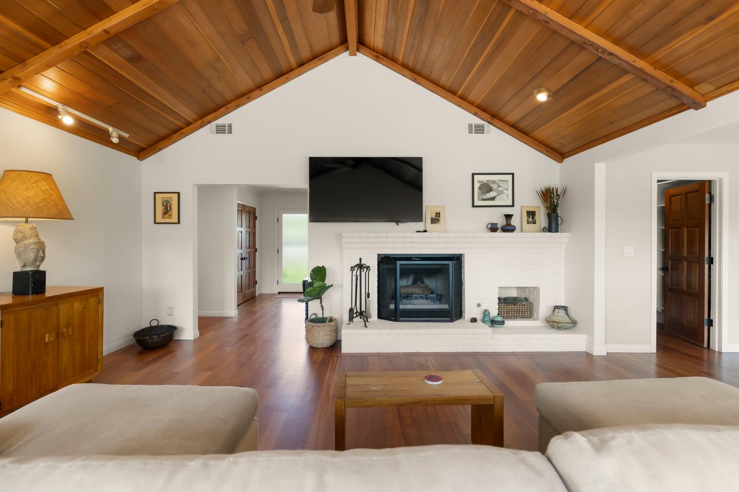 1130 Rancho Drive Ojai, CA 93023 - Photo 15 of 50
