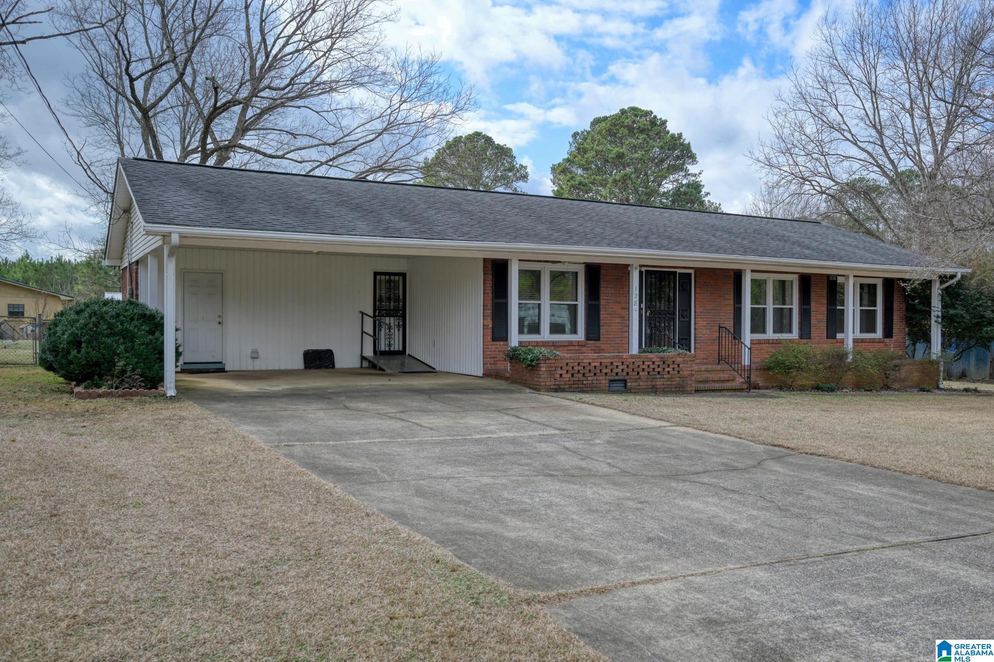 128 Patricia Road Anniston, AL 36206 - Photo 3 of 20