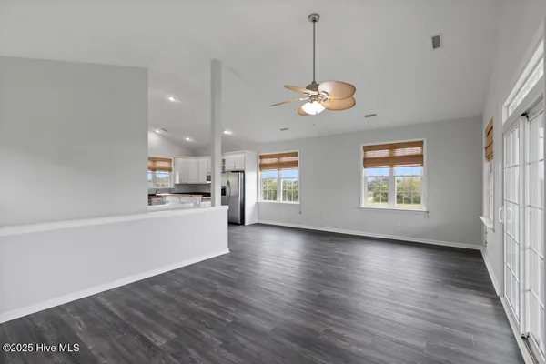 $2,300 | 184 Grandview Drive, Sneads Ferry, NC 28460
