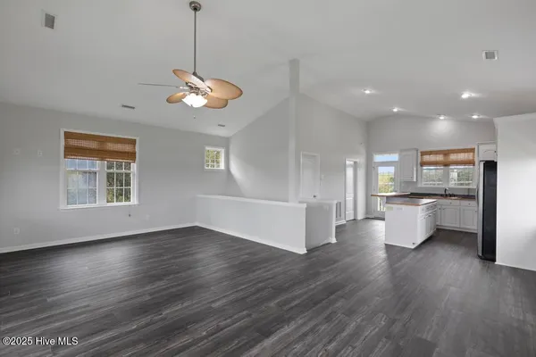 $2,300 | 184 Grandview Drive, Sneads Ferry, NC 28460