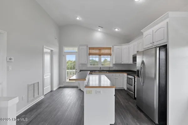 $2,300 | 184 Grandview Drive, Sneads Ferry, NC 28460