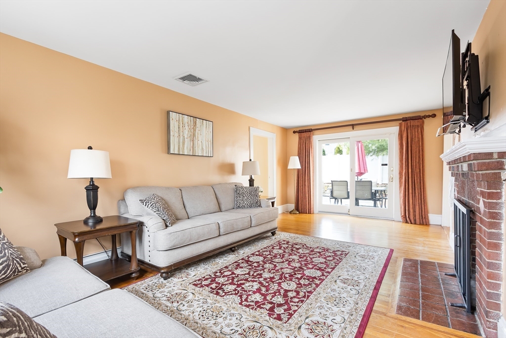 69 Plymouth Road Needham, MA 02492 - Photo 4 of 35 Gallery Image 4