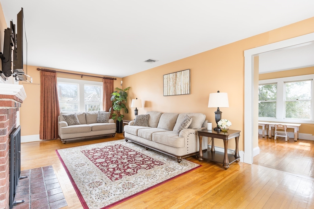 69 Plymouth Road Needham, MA 02492 - Photo 5 of 35 Gallery Image 5