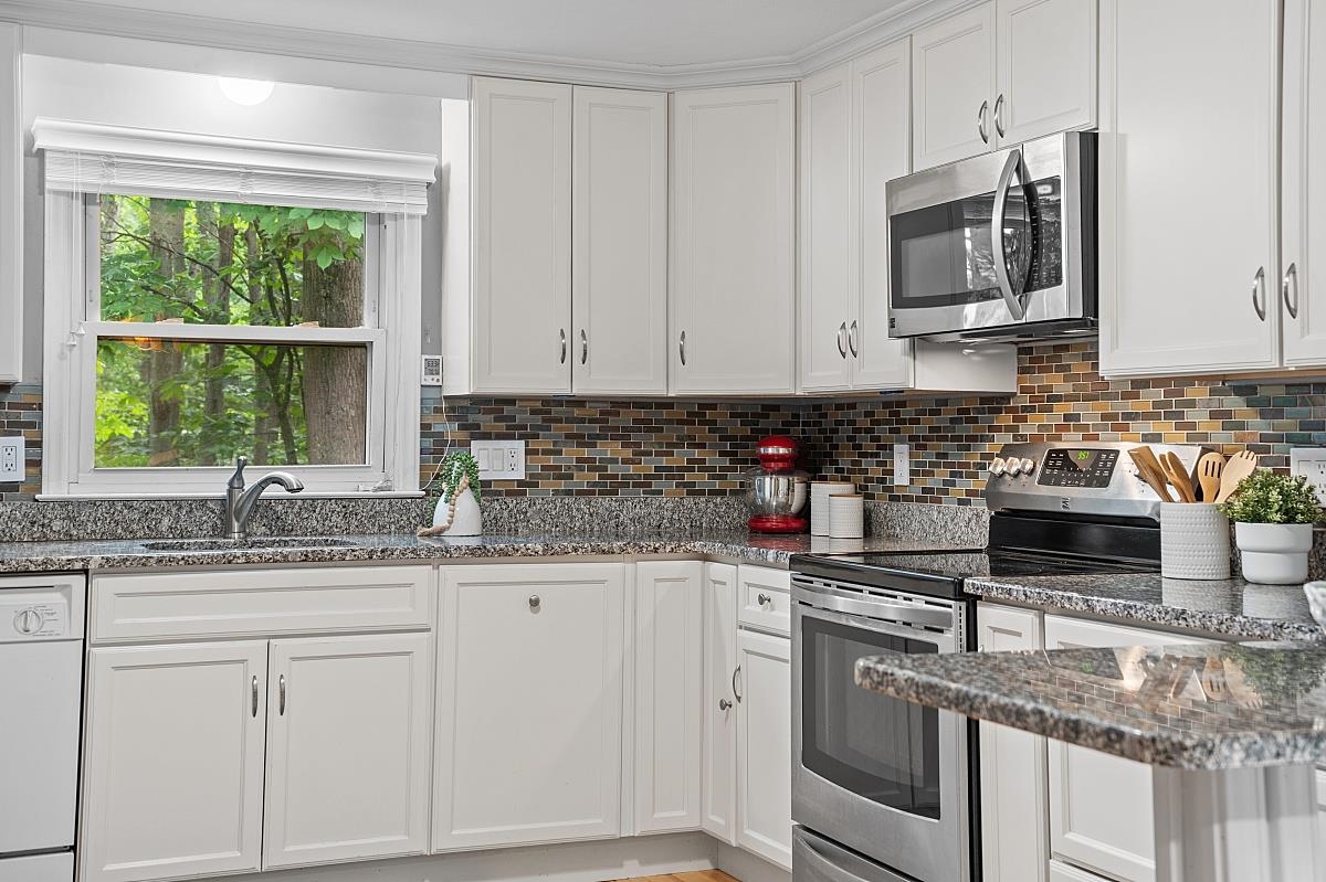 79 Walker Road Atkinson, NH 03811 - Photo 14 of 35