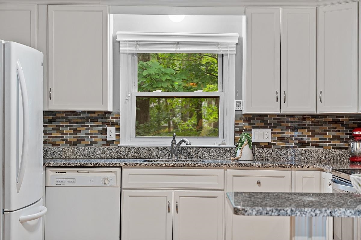 79 Walker Road Atkinson, NH 03811 - Photo 16 of 35