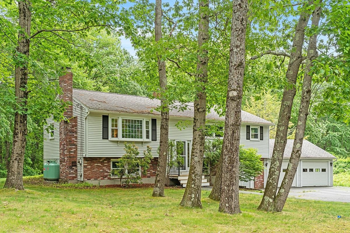 79 Walker Road Atkinson, NH 03811 - Photo 2 of 35