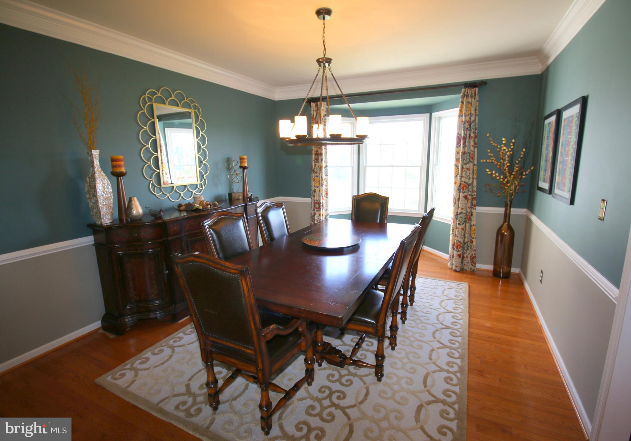 25920 Quinlan Street Chantilly, VA 20152 - Photo 4 of 26 Dining Room with Bay Window