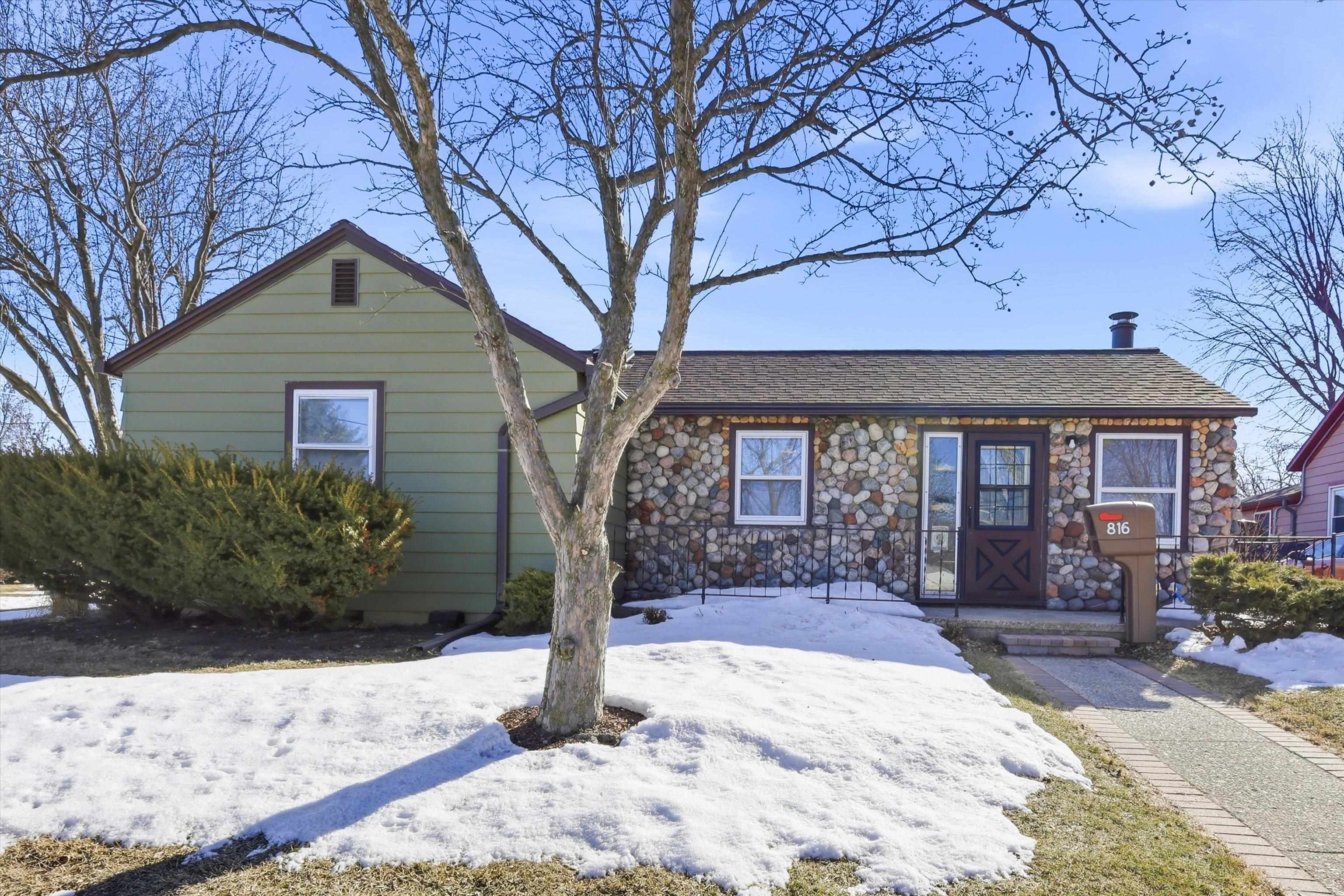 816 Wilson Street Little Chute, WI 54140 - Photo 1 of 1