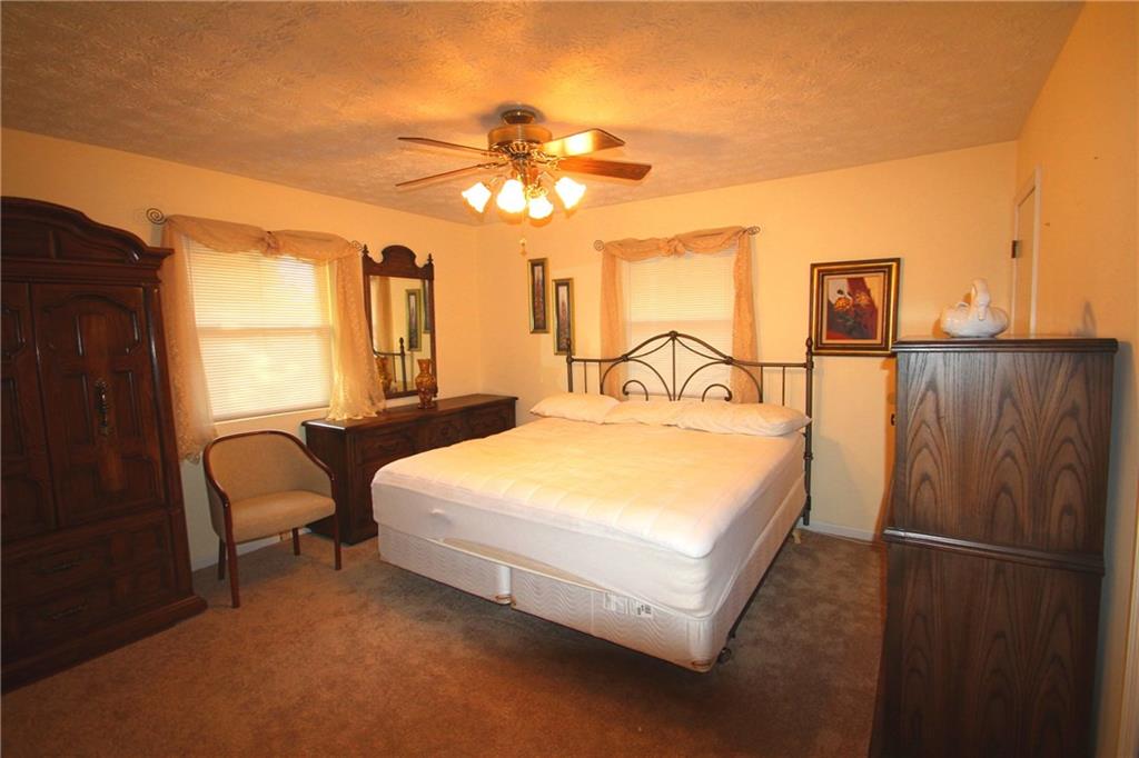 392 Peterman Road Greenwood, IN 46142 - Photo 12 of 16 Gallery Image 12