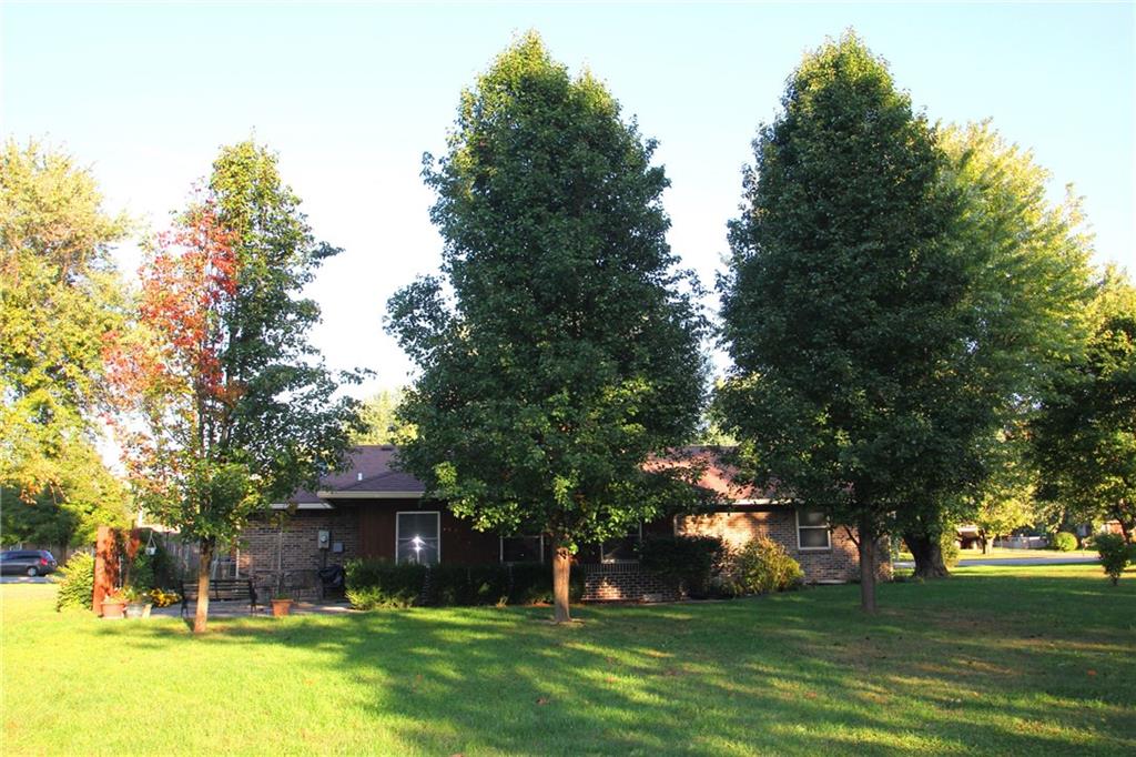 392 Peterman Road Greenwood, IN 46142 - Photo 4 of 16 Gallery Image 4