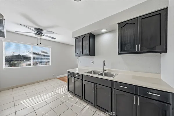 $2,999 | 1308 East Oaks Street, Unit D, Compton, CA 90221