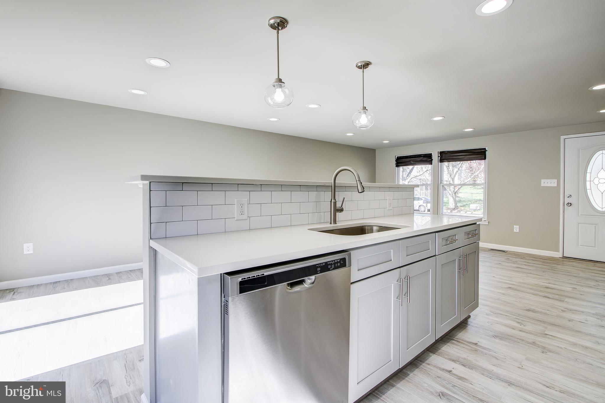 9102 Ridge Drive Fort Washington, MD 20744 - Photo 3 of 46