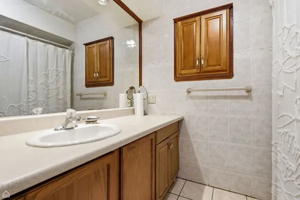 $590,000 | 6310 North La Crosse Avenue, Chicago, IL 60646