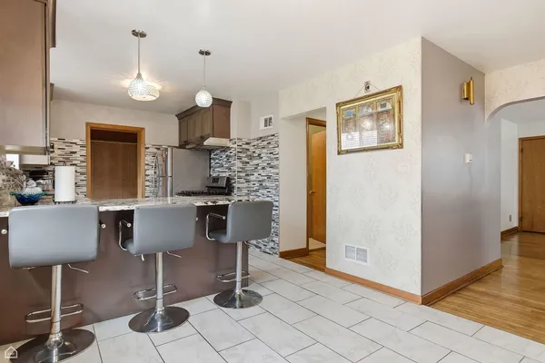 $590,000 | 6310 North La Crosse Avenue, Chicago, IL 60646