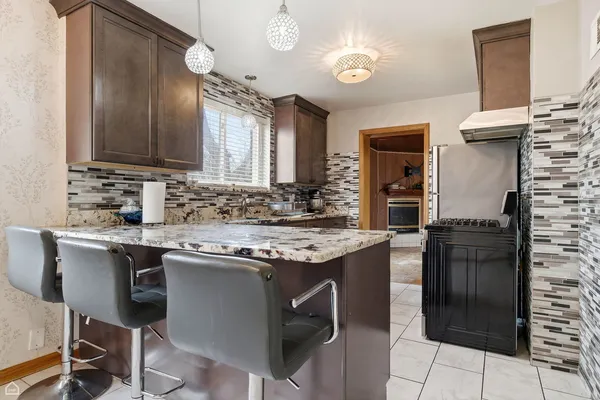 $590,000 | 6310 North La Crosse Avenue, Chicago, IL 60646
