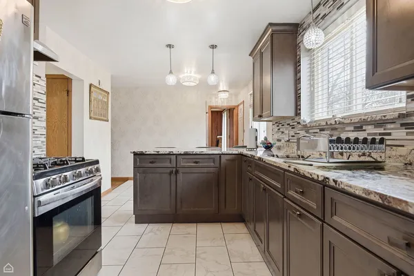 $590,000 | 6310 North La Crosse Avenue, Chicago, IL 60646