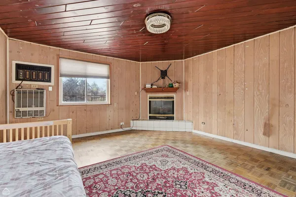 $590,000 | 6310 North La Crosse Avenue, Chicago, IL 60646