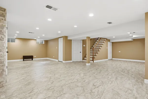 $590,000 | 6310 North La Crosse Avenue, Chicago, IL 60646