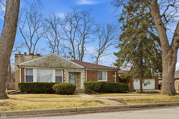 $590,000 | 6310 North La Crosse Avenue, Chicago, IL 60646