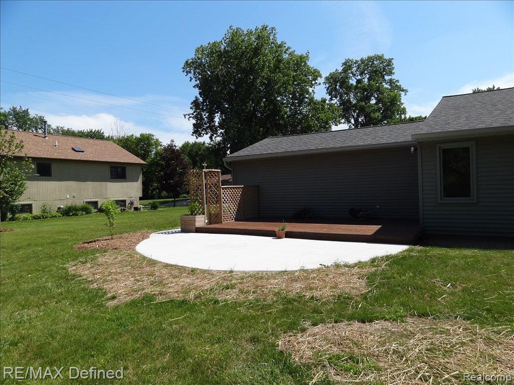 3240 Bathurst Avenue Rochester, MI 48309 - Photo 17 of 25 Bathurst 018