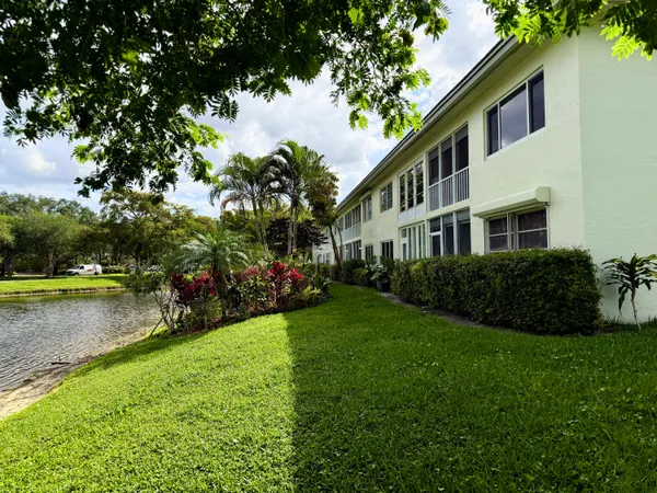 $2,200 | 1101 Bahama Bend, Unit A1, Coconut Creek, FL 33066