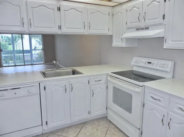 $2,200 | 1101 Bahama Bend, Unit A1, Coconut Creek, FL 33066