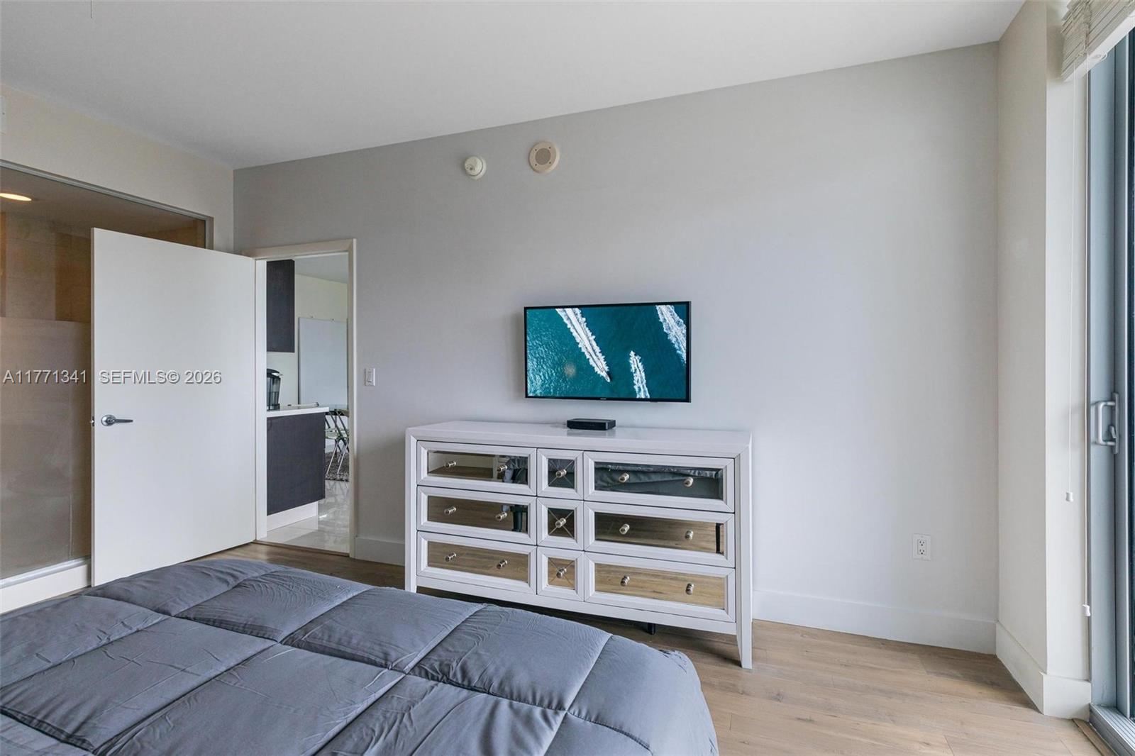 90 Southwest 3rd Street, Unit 4103 Miami, FL 33130 - Photo 10 of 31 Gallery Image 10