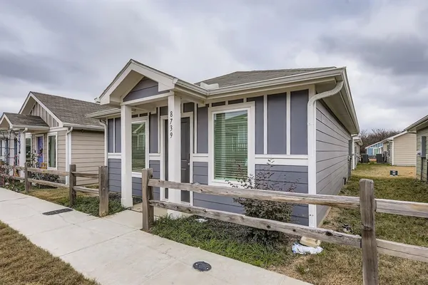 $188,900 | 8739 Cottage Crk Drive, Unit 53, Fort Worth, TX 76123