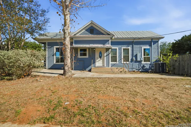 $140,000 | 1004 East Colorado Street, Pearsall, TX 78061