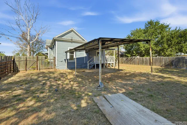 $140,000 | 1004 East Colorado Street, Pearsall, TX 78061