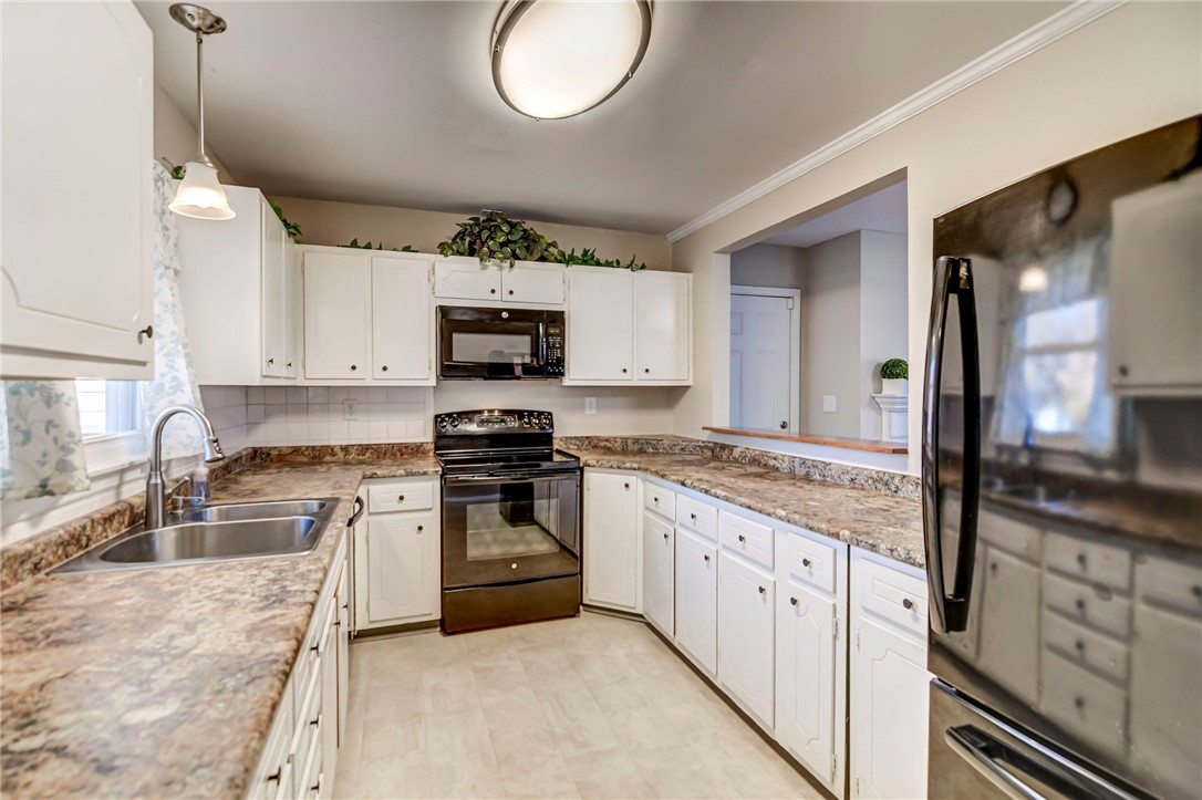 2582 Burgener Drive Decatur, IL 62521 - Photo 7 of 25