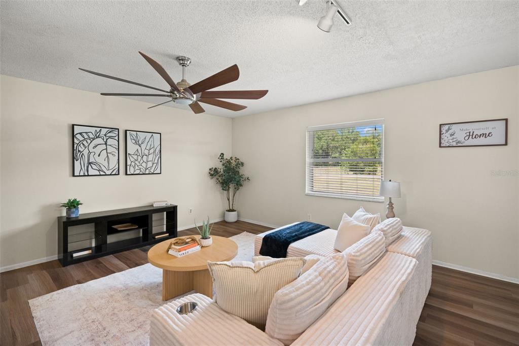 2111 Hinson Road Dover, FL 33527 - Photo 7 of 45