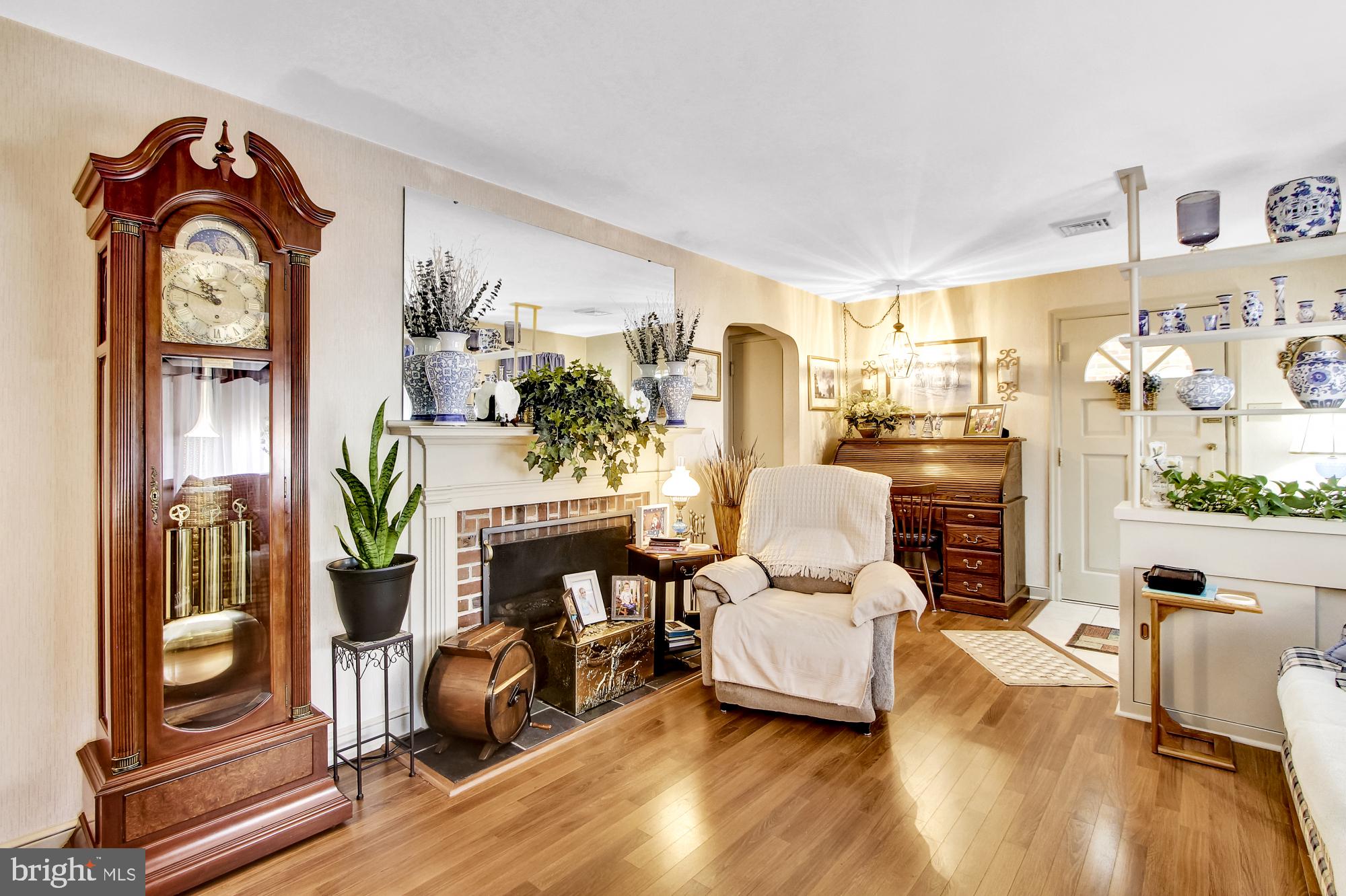 609 Witmer Road York, PA 17402 - Photo 4 of 28 Gallery Image 4