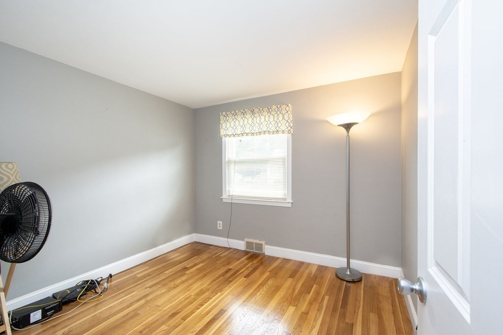 40 Hillsdale Road Holbrook, MA 02343 - Photo 8 of 26 Gallery Image 8