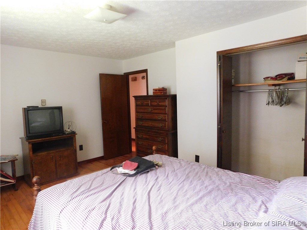 6872 East Hurst Road Pekin, IN 47165 - Photo 17 of 28