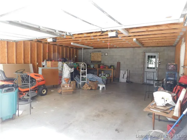 $844,999 | 6872 East Hurst Road, Pekin, IN 47165