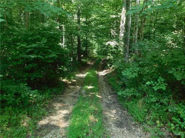 $844,999 | 6872 East Hurst Road, Pekin, IN 47165