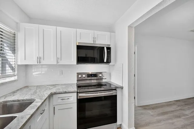 $304,900 | 1373 West 30th Street, Riviera Beach, FL 33404