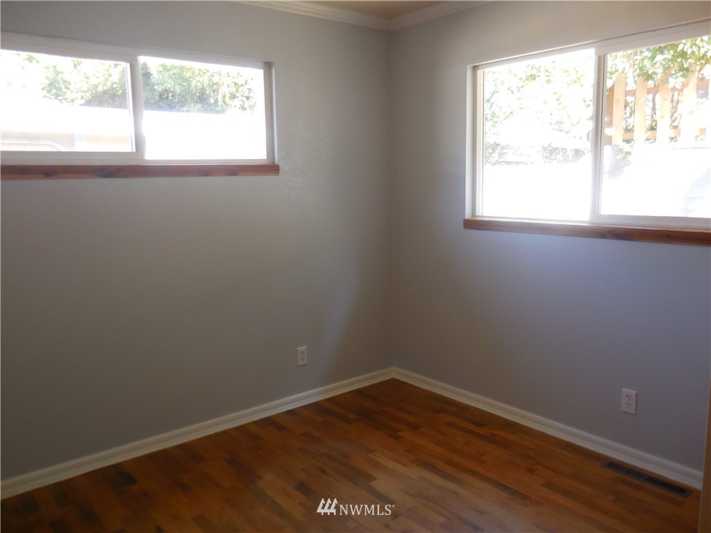 2108 Rocky Point Road Northwest Bremerton, WA 98312 - Photo 8 of 17 Gallery Image 8