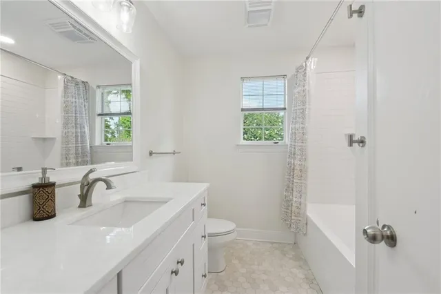 $445,000 | 2351 Ormond Boulevard, Destrehan, LA 70047