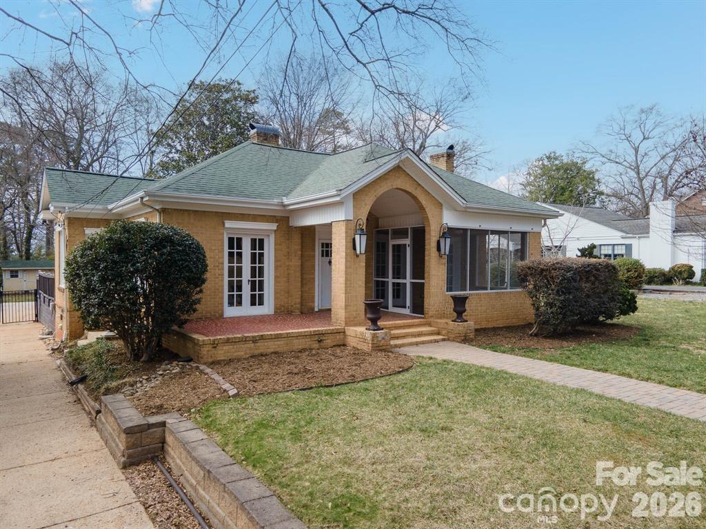 333 7th Street Northwest Hickory, NC 28601 - Photo 2 of 23 a front view of a house with garden