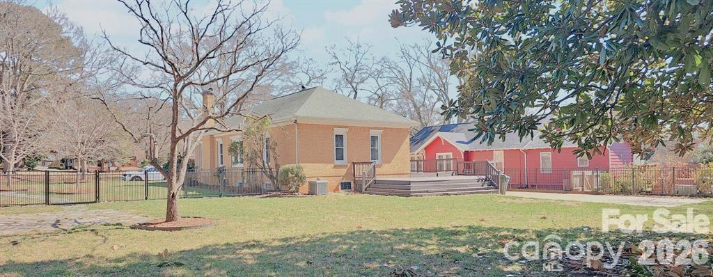 333 7th Street Northwest Hickory, NC 28601 - Photo 22 of 23 a front view of house with garden
