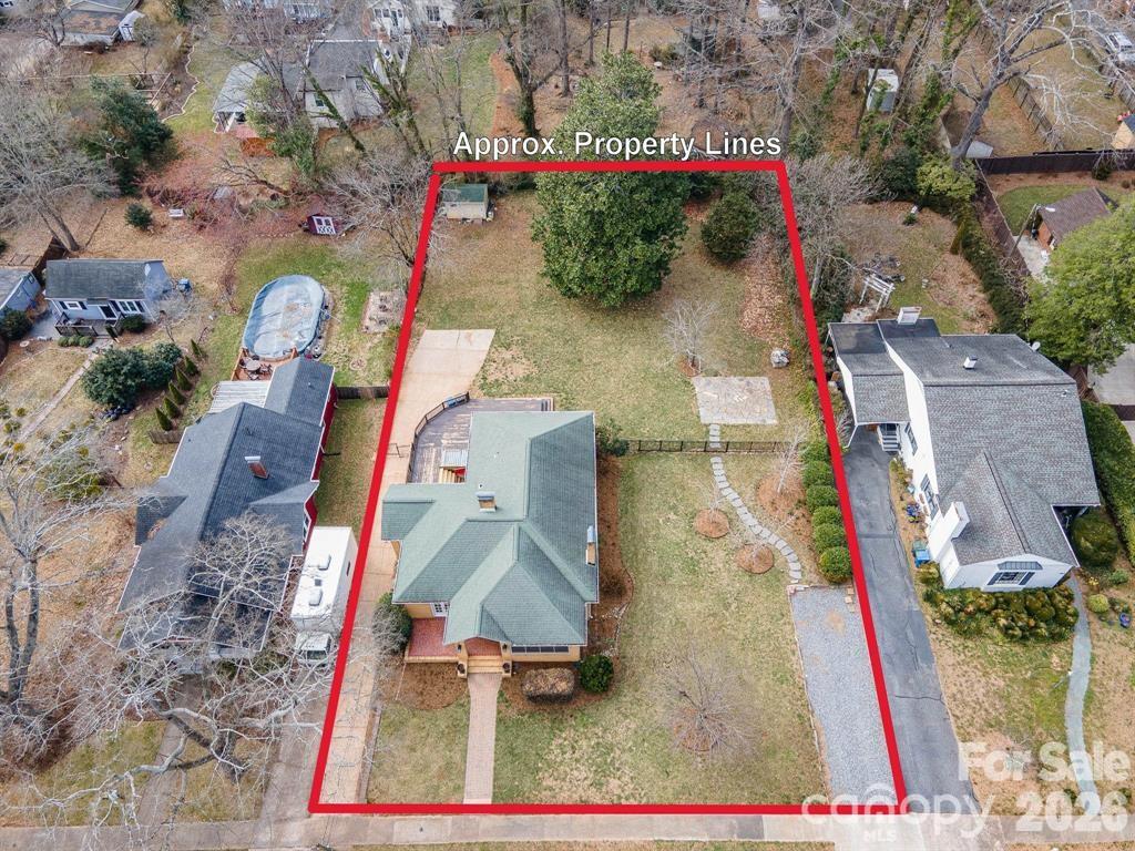 333 7th Street Northwest Hickory, NC 28601 - Photo 3 of 23