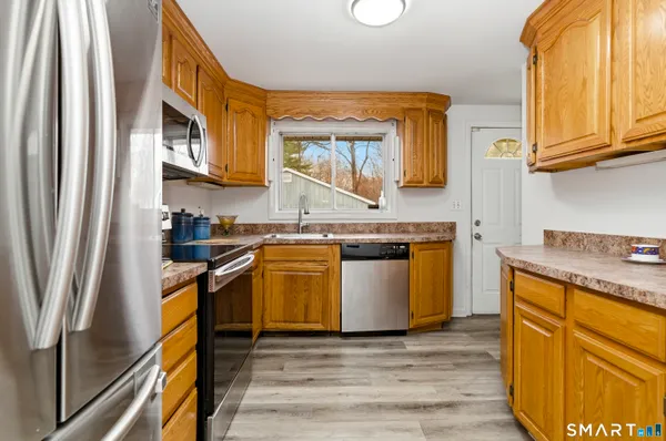 $289,900 | 140 Cottage Grove Road, Bloomfield, CT 06002