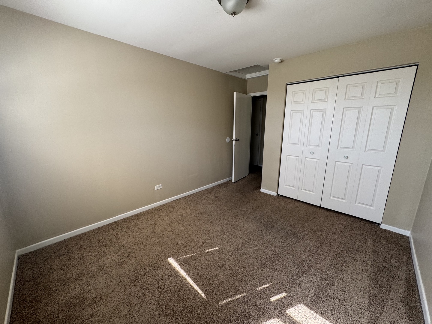 6021 Spring Lane Matteson, IL 60443 - Photo 7 of 14 a view of an empty room