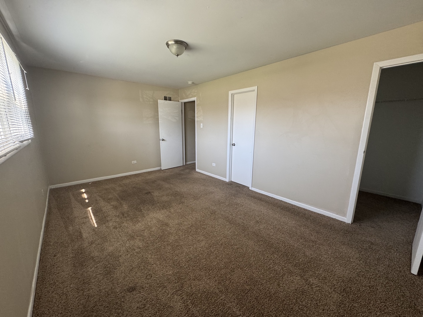 6021 Spring Lane Matteson, IL 60443 - Photo 8 of 14 a view of room