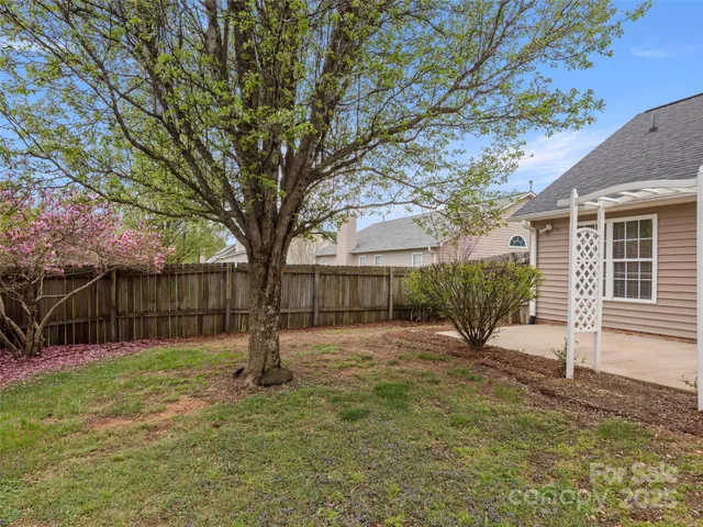 $414,328 | 135 South Sunberry Trail, Fletcher, NC 28732