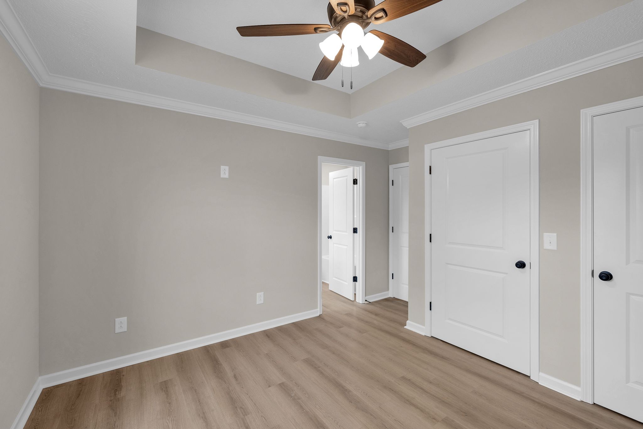1536 Old Columbia Road Lewisburg, TN 37091 - Photo 13 of 22 a view of an empty room and wooden floor
