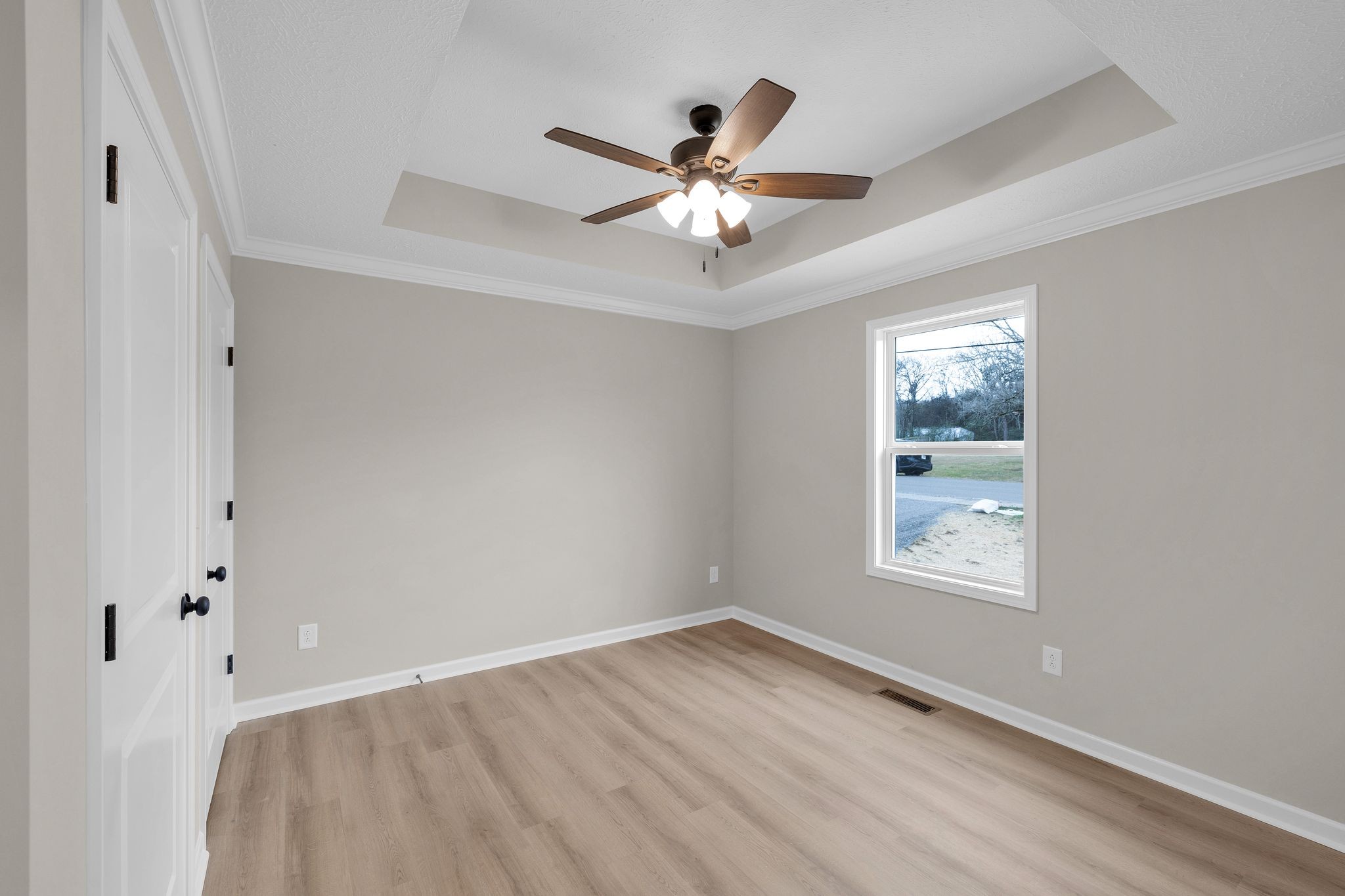 1536 Old Columbia Road Lewisburg, TN 37091 - Photo 14 of 22 a view of an empty room with a window