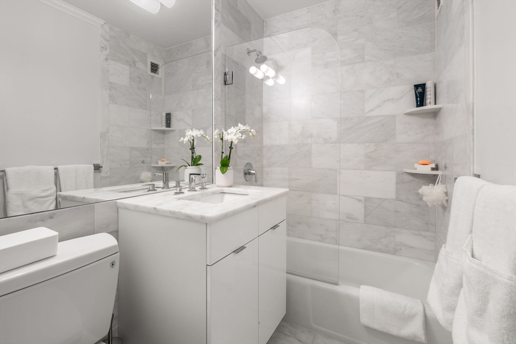 85 East India Row, Unit 28F Boston, MA 02110 - Photo 14 of 24